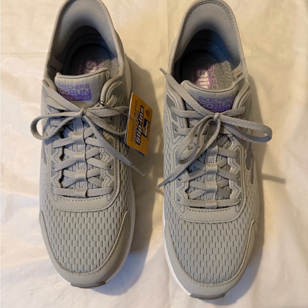 Skechers Go Run Women's Athletic Sneakers - Light Gray with Purple Accent Size10
